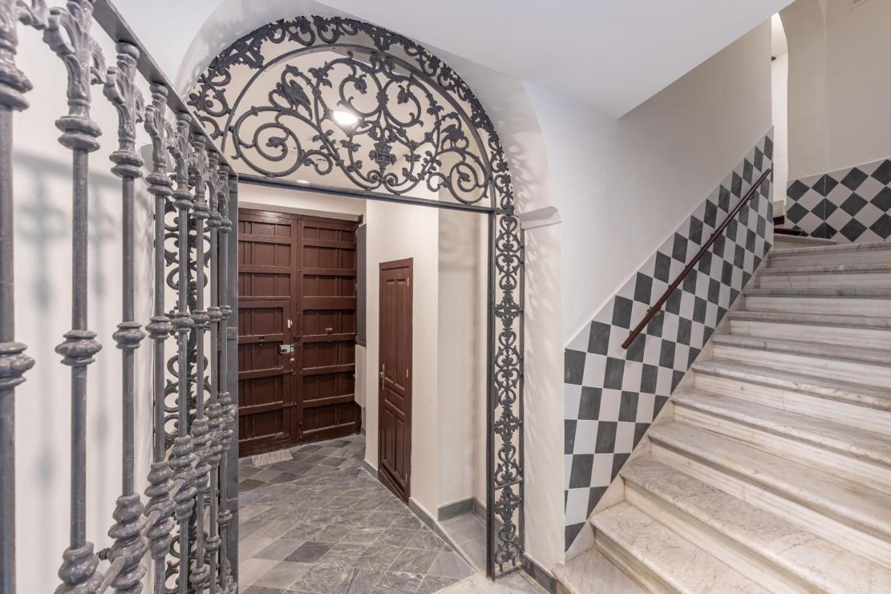 Apartamentos Libere Malaga La Merced ภายนอก รูปภาพ