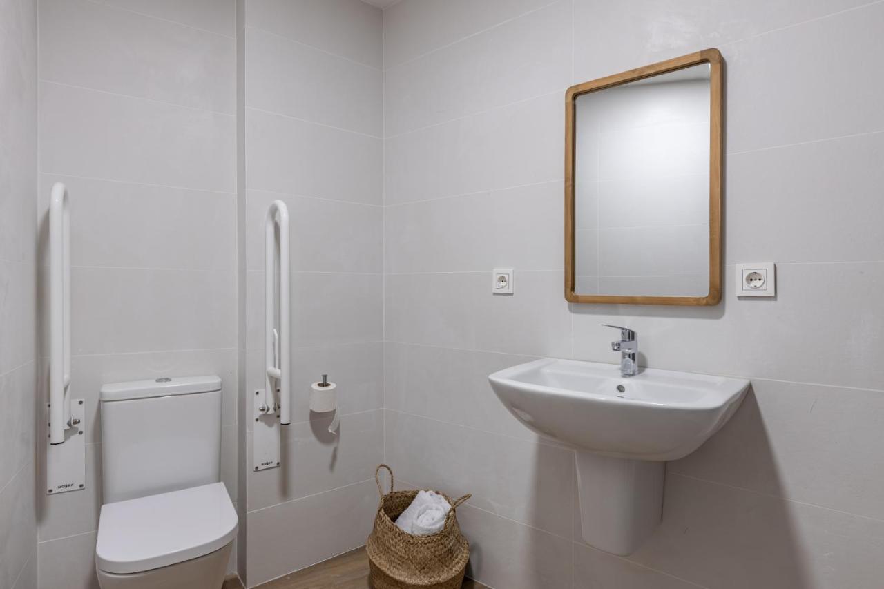 Apartamentos Libere Malaga La Merced ภายนอก รูปภาพ